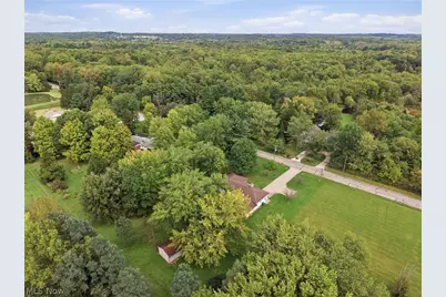 18328 Haskins Road, Chagrin Falls, OH 44023 - Photo 43