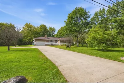 18328 Haskins Road, Chagrin Falls, OH 44023 - Photo 5