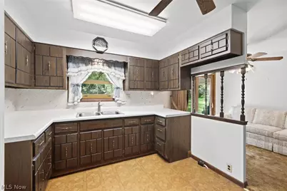 18328 Haskins Road, Chagrin Falls, OH 44023 - Photo 13