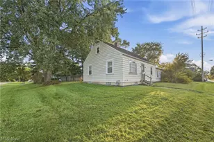 345 E Simpson St, Alliance, OH 44601 - Photo 3