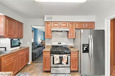 191 Woodhill Drive, Amherst, OH 44001 - Photo 9