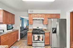 191 Woodhill Dr, Amherst, OH 44001 - Photo 9