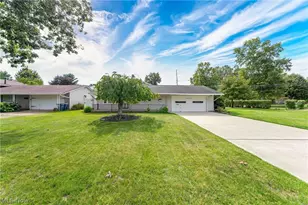 6117 Yorktown Rd, Lorain, OH 44053 - Photo 3