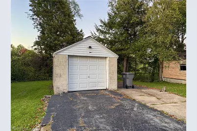 328 E Laclede Avenue, Youngstown, OH 44507 - Photo 11