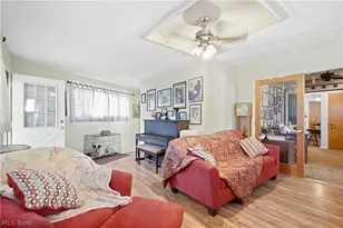 1377 Chippewa Ave, Akron, OH 44305 - Photo 9