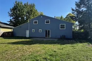 992 Lakewood Beach Dr, Sheffield Lake, OH 44054 - Photo 13