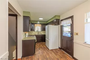 358 Washington Ave, Barberton, OH 44203 - Photo 7