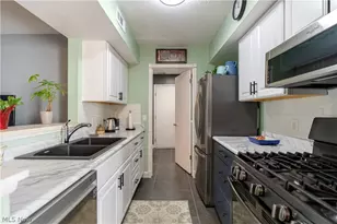 7300 Chatham Ct, Northfield, OH 44067 - Photo 9