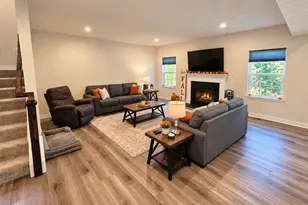 1047 Ashford Ct, Columbia Station, OH 44028 - Photo 9