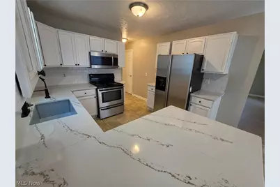 17409 Chagrin Boulevard, Huber Heights, OH 44120 - Photo 11