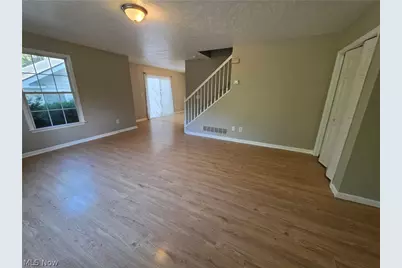 17409 Chagrin Boulevard, Huber Heights, OH 44120 - Photo 9