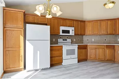 320 Falling Leaf Drive, Green Hills, OH 44131 - Photo 17