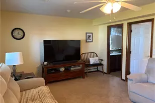 525 St Lawrence Blvd, Eastlake, OH 44095 - Photo 11