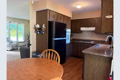 525 Saint Lawrence Boulevard, Eastlake, OH 44095 - Photo 3