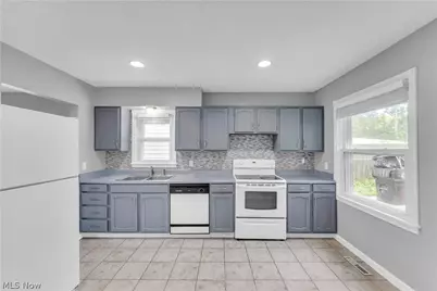 15701 Leigh Ellen Avenue, Loveland, OH 44135 - Photo 7