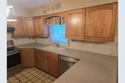 187 Crestview Drive, Elyria, OH 44035 - Photo 5