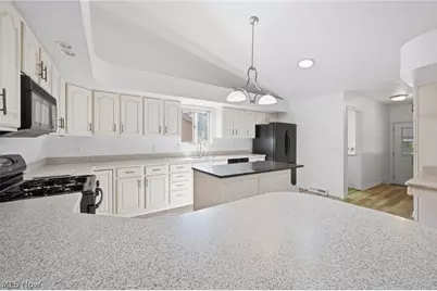 3721 Mercedes Place #10, Canfield, OH 44406 - Photo 9