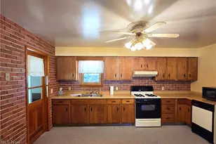 137 Richard St, Geneva, OH 44041 - Photo 5
