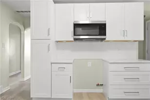 729 Pasadena Ave, Youngstown, OH 44502 - Photo 9