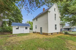 1405 Wabash Ct NE, Canton, OH 44705 - Photo 9