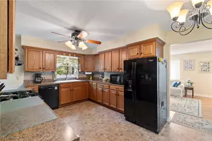 370 N Cleveland Ave, Mogadore, OH 44260 - Photo 13