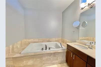 701 W Lakeside Avenue #1110, Loveland, OH 44113 - Photo 17