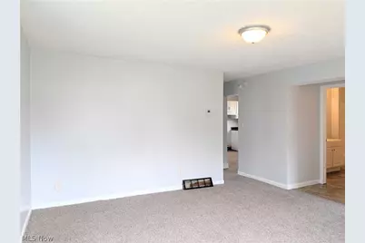 290 W Main Street, Alliance, OH 44601 - Photo 3