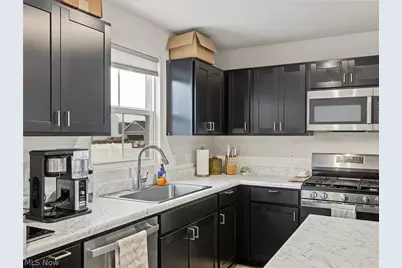 2632 Bishop Oval, Barberton, OH 44203 - Photo 9