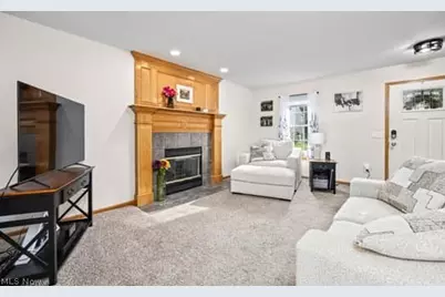 832 Queens Gate Way, Wadsworth, OH 44281 - Photo 5