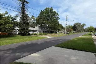 925 West Dr, Sheffield, OH 44054 - Photo 15