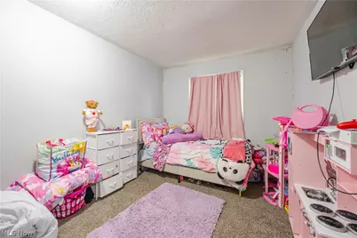 1409 Rowland Avenue NE, Canton, OH 44705 - Photo 9