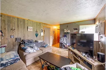 1409 Rowland Avenue NE, Canton, OH 44705 - Photo 17
