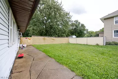 1409 Rowland Avenue NE, Canton, OH 44705 - Photo 31