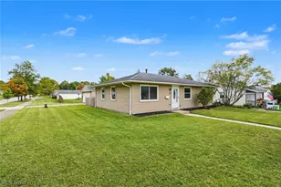 483 Myra Dr, Chardon, OH 44024 - Photo 5