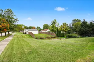 483 Myra Dr, Chardon, OH 44024 - Photo 9