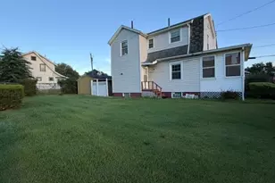 1547 Maple Ave NE, Canton, OH 44705 - Photo 3