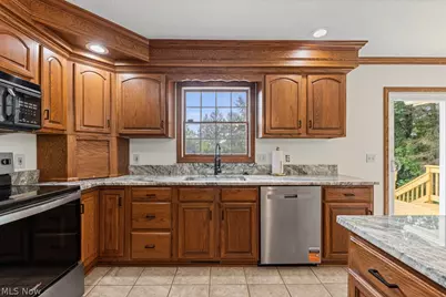 6962 Mapleridge Circle NW, Canton, OH 44718 - Photo 17