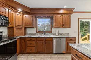 6962 Mapleridge Cir NW, Canton, OH 44718 - Photo 17