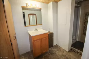 2476 Albrecht Ave, Akron, OH 44312 - Photo 11