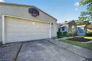 5949 Knollwood Dr, Ashtabula, OH 44004 - Photo 9