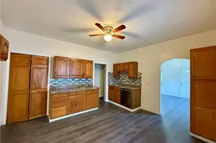 38 Regent St, Campbell, OH 44405 - Photo 7