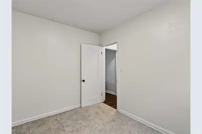 18104 Hiller Avenue, Loveland, OH 44119 - Photo 15