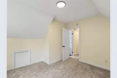 18104 Hiller Avenue, Loveland, OH 44119 - Photo 21