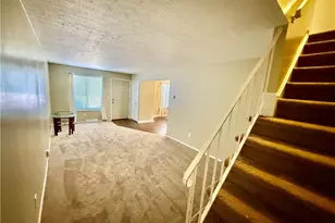 817 Tollis Pkwy, Grandview Heights, OH 44147 - Photo 13