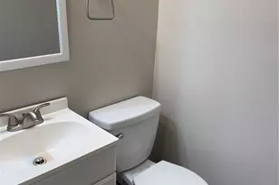 817 Tollis Pkwy, Grandview Heights, OH 44147 - Photo 9