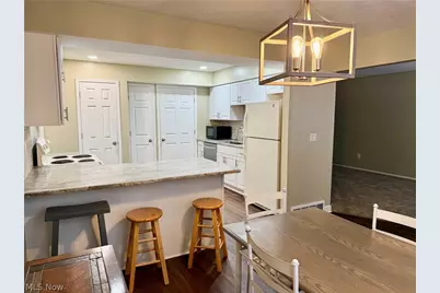 817 Tollis Parkway #8, Grandview Heights, OH 44147 - Photo 7