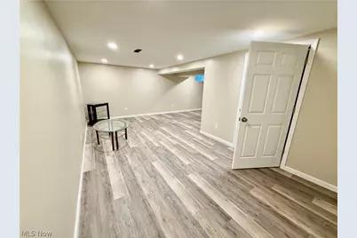 817 Tollis Parkway #8, Grandview Heights, OH 44147 - Photo 27