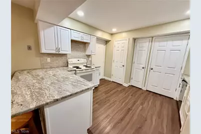 817 Tollis Parkway #8, Grandview Heights, OH 44147 - Photo 5