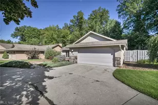 8672 Gatewood Dr, North Ridgeville, OH 44039 - Photo 3