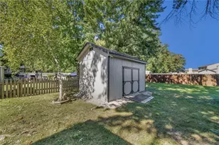 352 Carol Ln, Elyria, OH 44035 - Photo 45